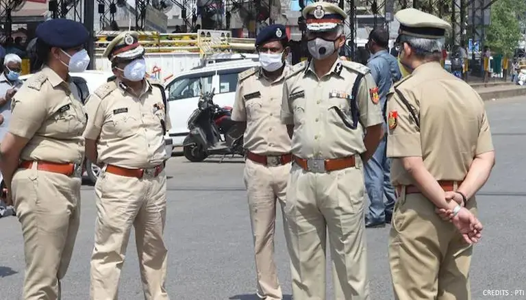 आतंकियों के टारगेट पर है राजधानी, त्योहारों पर आतंकवादी हमले की आशंका, अलर्ट पर दिल्ली पुलिस