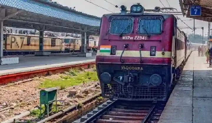 Indian Railway Recruitment: रेलवे में 3 लाख से ज्यादा पद खाली, तैयार रखें अपना रिज्यूम, जल्द होने वाली है भर्ती