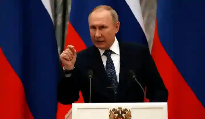 महायुद्ध का टला खतरा! यूक्रेन पर हमला करने से पीछे हटा रूस, देखें क्या बोले राष्ट्रपति व्लादीमिर पुतिन?