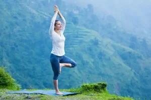 International Yoga Day: पार्टनर के साथ बढ़ रही दूरी को घटाने के लिए कपल जरूर ट्राई करें ये योगासन