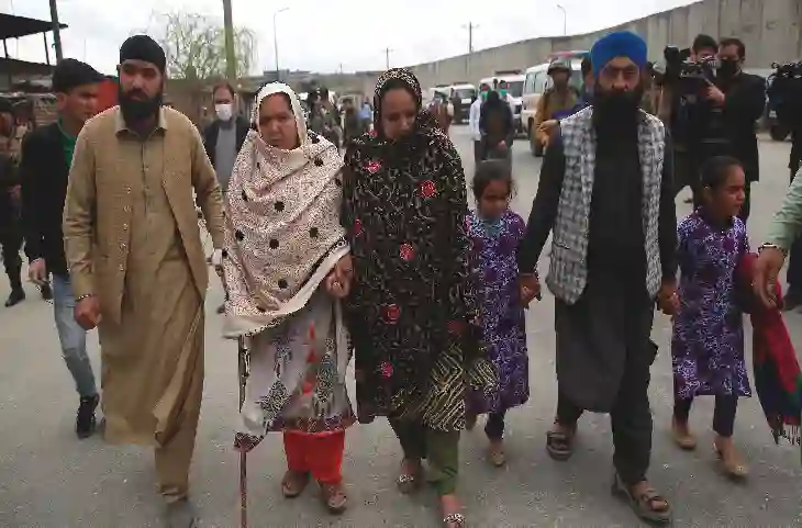 Afghanistan में हजारों हिंदू सिखों का परिवार अब सिमट कर रह गया सिर्फ 20, बोले- हमें भारत आना है