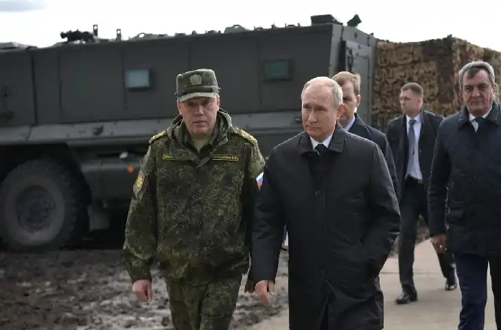 Russia की नई तैयारी से NATO देशों में मची खलबली, कहा- भागो जेलेंस्की! किसी भी वक्त Putin की सेना कर लेगी कब्जा
