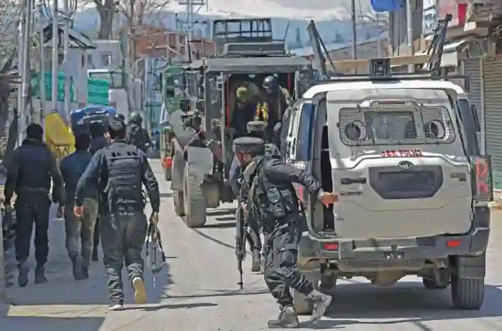 पाकिस्तान की नापाक हरकत, जम्मू कश्मीर में आतंकियों ने कश्मीरी पंडित को मारी गोली