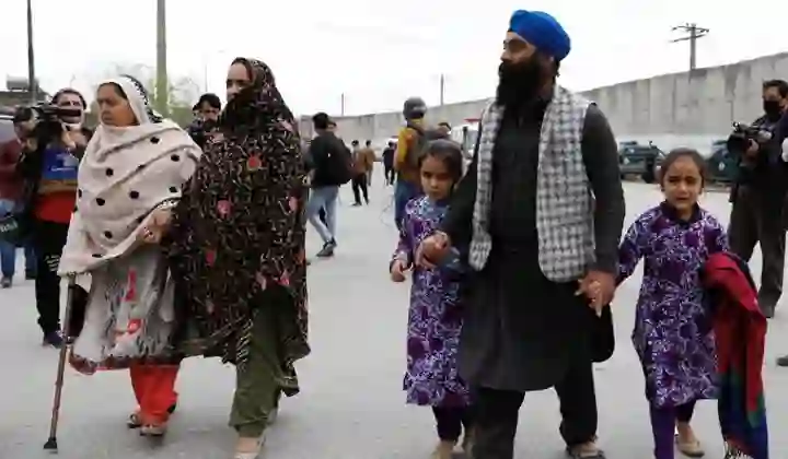 एक तरफ भारत से मदद मांग रहा तालिबान- दूसरी ओर सिखों को कह रहा ‘धर्म परिवर्तन करें या देश छोड़ें’