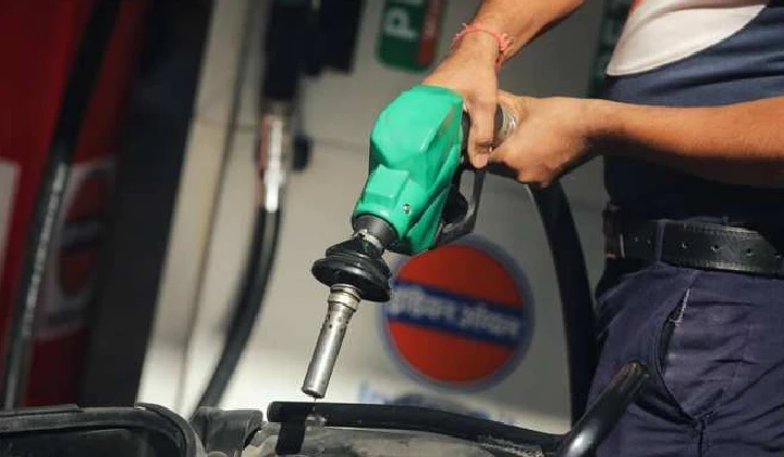 Petrol-Diesel का नया रेट जारी- कहीं 100 रुपए से ज्यादा तो कहीं 80 रुपए से भी कम में मिल रहा पेट्रोल- देंखे पूरी लिस्ट