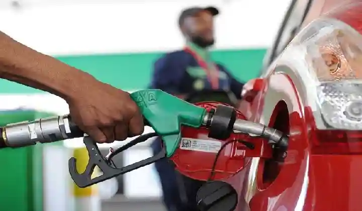 Petrol-Diesel के दामों में भारी कटौती, केंद्र सरकार के कटौती के बाद देखिए अब कितना सस्ता मिलेगा तेल