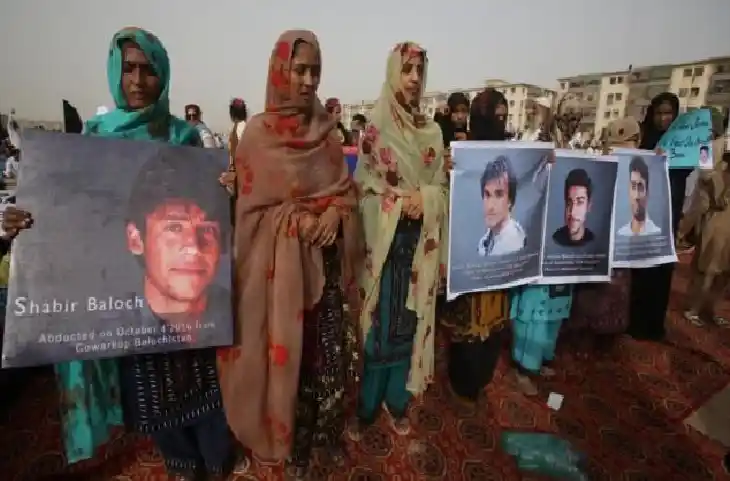 इमरान खान सरकार के खिलाफ सड़कों पर उतरा पूरा बलोच, 10 दिनों में Pakistan Amry ने गायब कर दिए 34 बलूच नागरिकों को