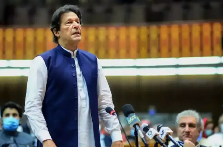 पाकिस्तान की सत्ता में फेरबदल में ज्यादा समय नहीं- इमरान खान को लगा एक और बड़ा झटका