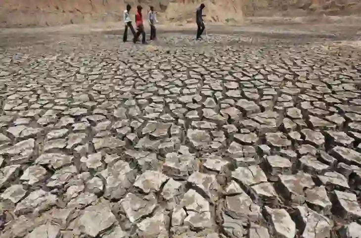 Pakistan की नई सरकार के सामने बड़ी चुनौती, पानी की बूंद-बूंद के लिए तरस रही जनता- सड़कों पर उतरे लोग