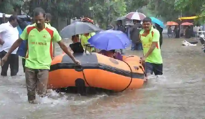 बारिश से डूबा चेन्नई, NDRF की टीमें तैनात, प्रधानमंत्री नरेंद्र मोदी बोले- देंगे हर संभव मदद