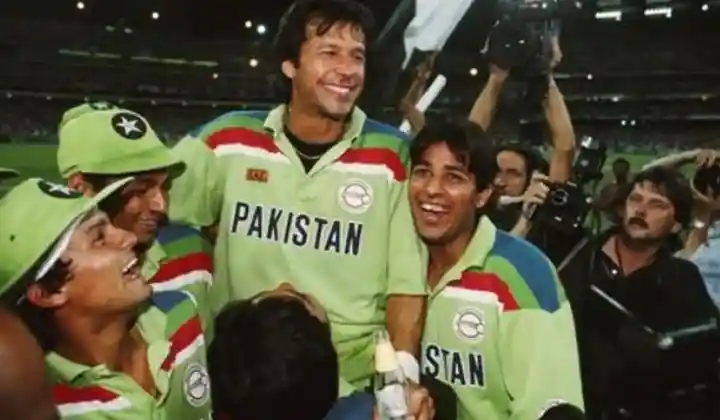 भारत भिड़ंत से पहले Pakistan क्रिकेट टीम के कानों में Imran Khan ने फूंका मंत्र- बाबर आजम ने किया खुलासा