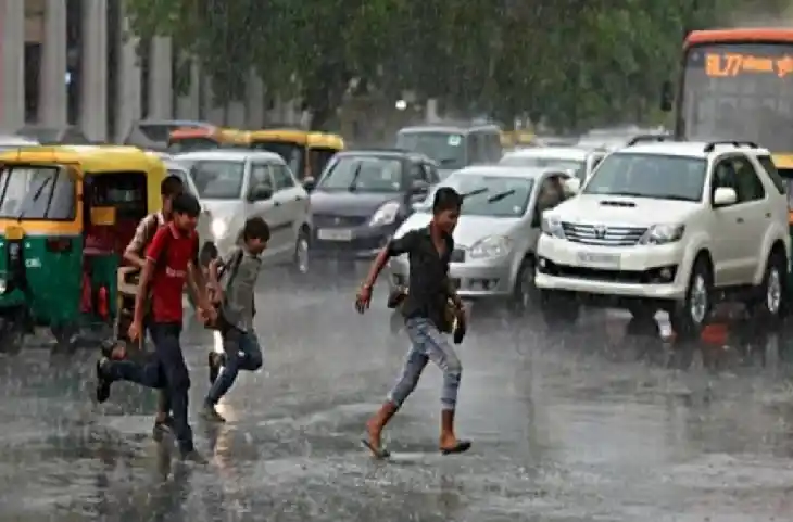 मौसम ने बदला मिजाज, भीषण गर्मी से थोड़ी राहत, दिल्ली-एनसीआर में बारिश व ओले गिरे