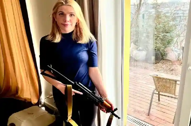 यूक्रेन की महिला सांसद ने Russia के खिलाफ उठाए हथियार, कहा- देश के लिए जान तक दे दूंगी