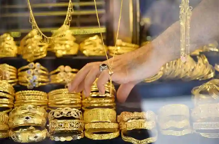 रूस-यूक्रेन की जंग ने नई ऊंचाई पर पहुंचा दी सोने के दाम, 10 ग्राम Gold की कीमत हुई इतनी ज्यादा