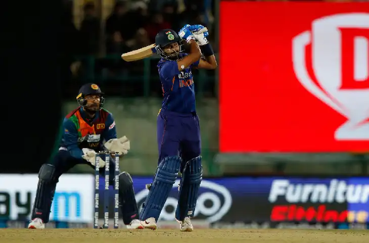 IND vs SL: श्रीलंका ने भारत को दिया 184 रनों का टार्गेट, एक ओवर में 23 रन बनाकर पवेलियन लौटे सैमसन