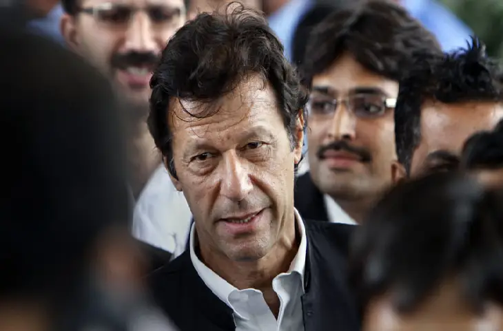 Imran Khan सत्ता बचाने के लिए भागते हुए पहुंचे Supreme Court, बोलें- जज साहब बचा लो वरना…