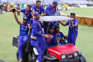 IND vs WI: भारतीय टीम ने खास अंदाज में मनाया जीत का जश्न, विंडीज को धूल चटाकर निकली इस गाड़ी की सवारी करने