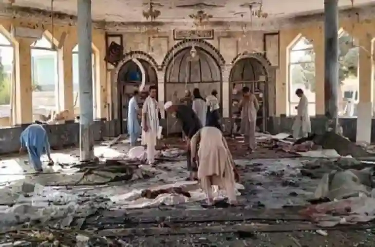 Afghanistan में बह रही खून की नदियां- बम धमाके में दर्जनों की मौत