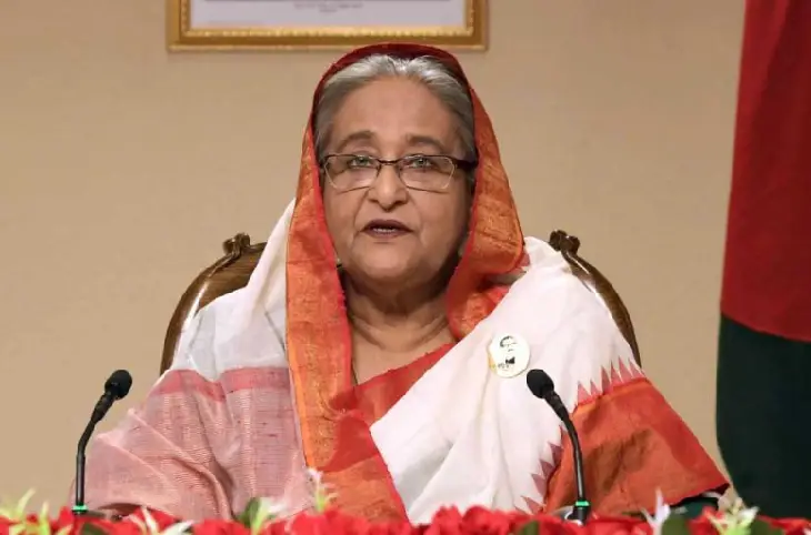 Sheikh Hasina बोली- भारी बोझ तले दबी हूं, बस PM Modi कर सकते हैं मदद