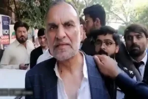 Bajwa के खिलाफ ट्वीट करने पर PTI MP गिरफ्तार, कपड़े उतारकर हुई पिटाई!