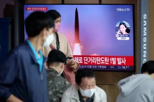 नॉर्थ कोरिया-साउथ कोरिया के बीच जंग के हालात!एक-दूसरे पर बरसा रहे गोले