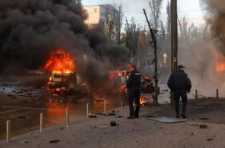 Ukraine का शहर… पुतिन का कहर, कीव में बरसाईं 40 मिसाइलें,चारों तरफ धुंआ ही धुंआ