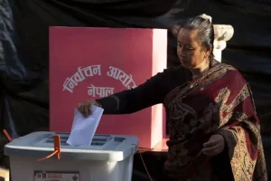 NepalVotes2022 नेपाल में आम चुनावों के मतदान, लोगों की लगीं लंबी कतार