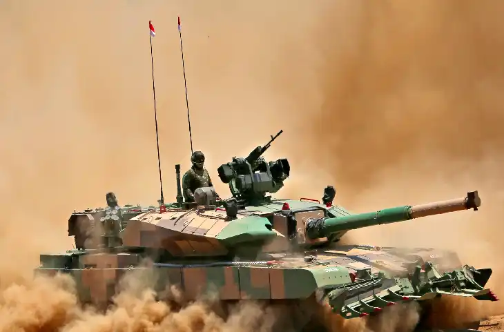 दुनिया में बढ़ी Made In India हथियारों की डिमांड- इस देश ने मांगा टैंक