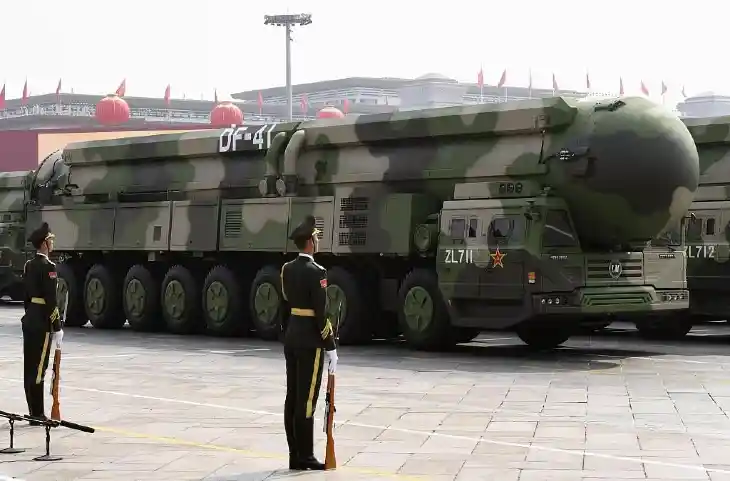 चीन ने बनाईं US में भारी तबाही मचाने वाली मिसाइलें, हथियारों का जखीरा दोगुना