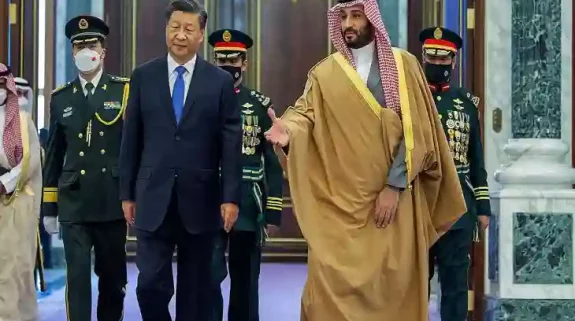 चीन की जाल में फंस रहे खाड़ी देश! Saudi Arabia में जिनपिंग- America के लिए खतरा