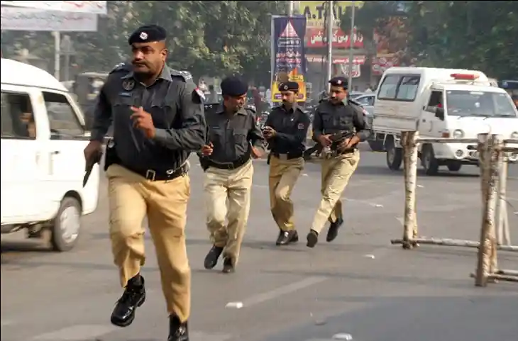 दुनिया की सबसे भ्रष्ट Pakistan Police, न्यायपालिका तक पर लोगों का भरोसा नहीं- सर्वे