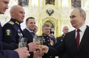 शराब के नशे में चूर Putin के बयान से बवाल, बताई-यूक्रेन पर हमला करने की वजह