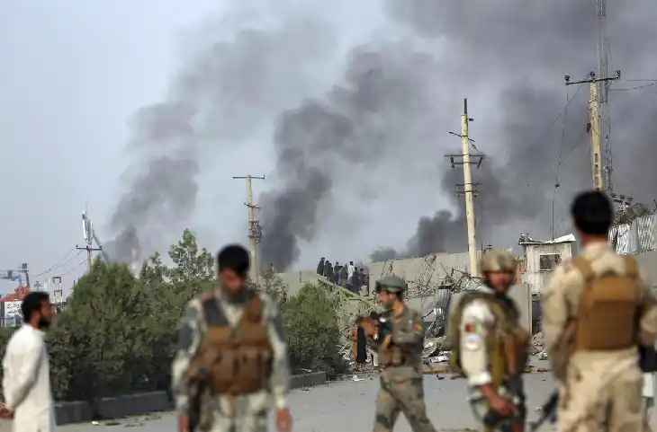Taliban के हाथ से निकल रही सत्ता! नये साल पर धमाके से दहल उठा Kabul
