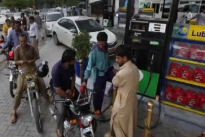 कंगाल हो गया जिन्‍ना का मुल्‍क! शहबाज ने अब पाकिस्‍तान में फोड़ा पेट्रोल बम