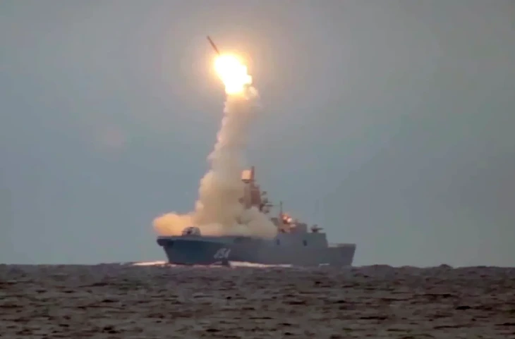रूस ने अटलांटिक में दागी हाइपरसोनिक मिसाइल, पश्चिमी देशों में बवाल!