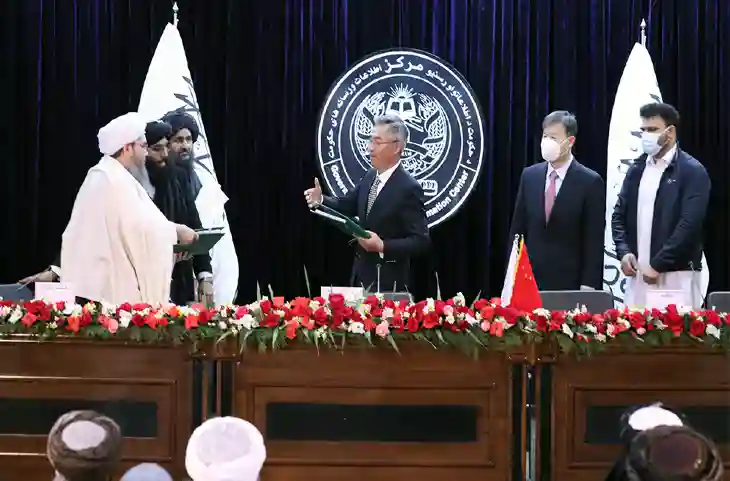 Afghanistan को लूटने चला चीन, तालिबान संग डील- 74 लाख करोड़ रुपये के खाजने पर नजर