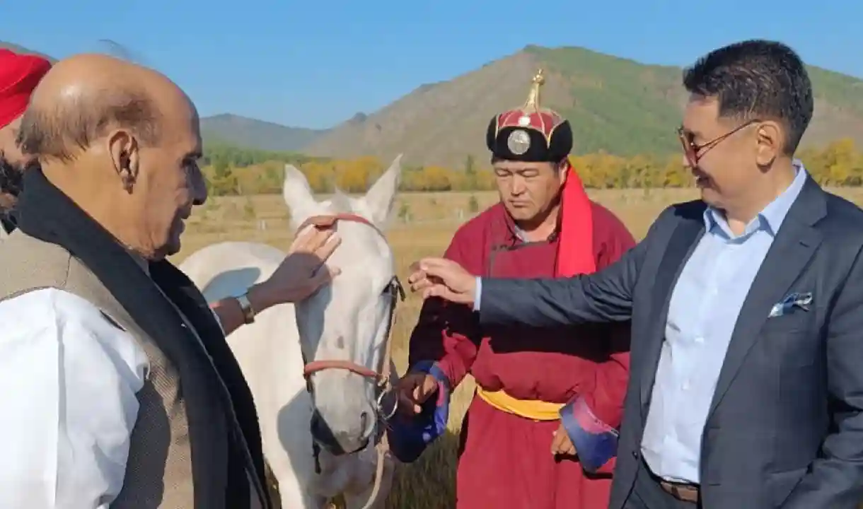 चीन के शिकंजे निकलने को तड़प रहा है मंगोलिया, भारत के साथ रक्षा सहयोग