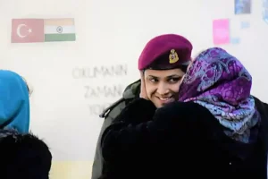 Turkiye के लोग क्यों चूम रहे हैं इंडियन आर्मी के हाथ और माथे