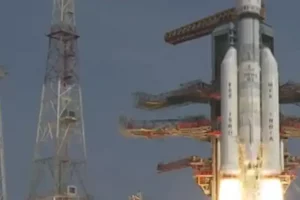 अंतरिक्ष में भी भारत का बोलबाला, ISRO ने लॉन्च किए ब्रिटेन के 36 सैटेलाइट