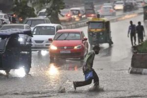 Weather Update:आज Delhi से लेकर UP तक बारिश बढ़ाएगी मुसीबत! मौसम विभाग ने जारी किया अलर्ट