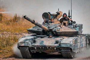लेपर्ड से लेकर अमेरिकी अब्राम के छक्के छुड़ा देगा रूस का T-90M टैंक, जाने कितना डेंजरस