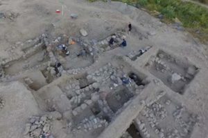 जमीन ने उगला सोने का मकबरा, 3200 साल पुराना चमचमाता खजाना देख पुरातत्वविद भी हैरान