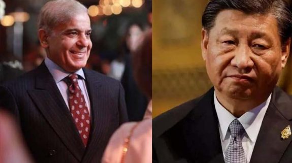दुनिया को कर्ज जाल में फंसाने निकला चीन की ऐसे उड़ी धज्जियां, देने पड़े 240 अरब डॉलर