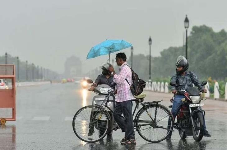 Delhi-NCR में मौसम ने ली करवट! बूंदाबांदी संग हुई दिन की शुरुआत, गर्मी से राहत