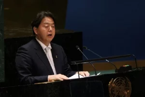 3 साल बाद China पहुंचे Japan के विदेश मंत्री, जानिए किन मुद्दों पर करेंगे चर्चा