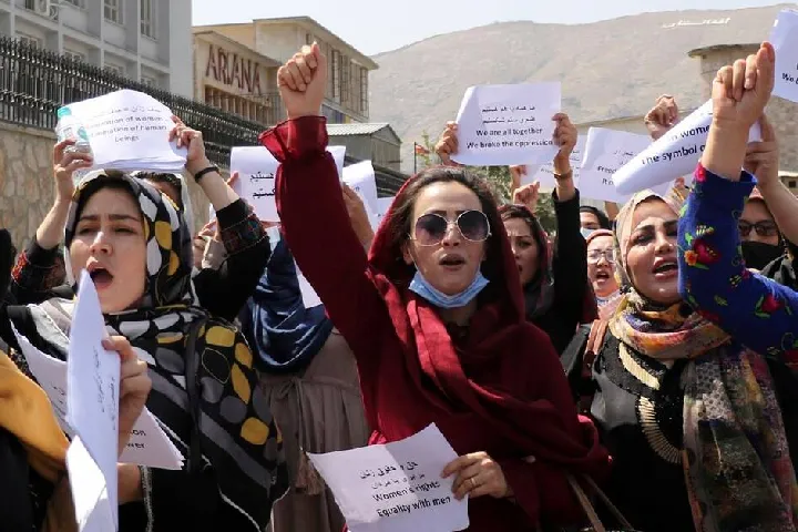 तालिबान का आदेश! अब महिलाओं के रेस्टोरेंट और पार्क में जाने पर भी प्रतिबन्ध