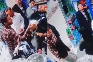 Iran में हिजाब पर फिर बवाल! खुले बाल देख शख्स ने फेंकी दही, देखें Video