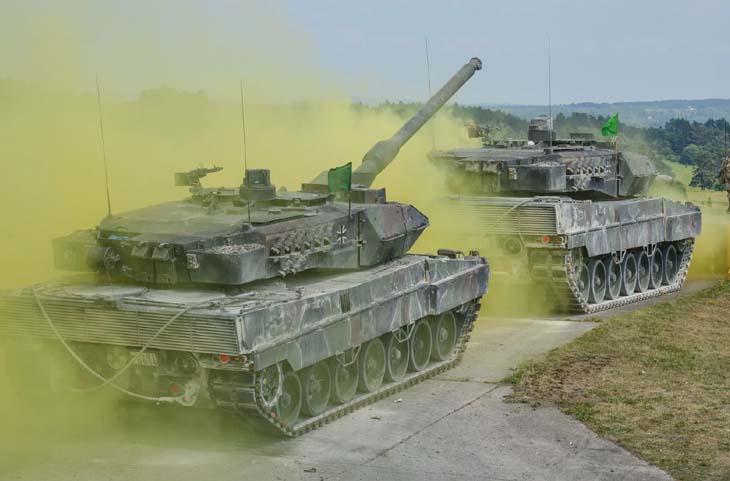 फिर खूंखार हुआ रूस! यूक्रेन में उतारा टैंकों का काल,अब चैलेंजर अब्राम की खैर नहीं