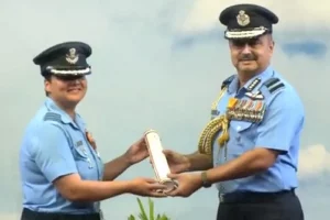 विंग कमांडर Deepika Misra बनीं वायुसेना में वीरता पुरस्कार पाने वाली पहली महिला