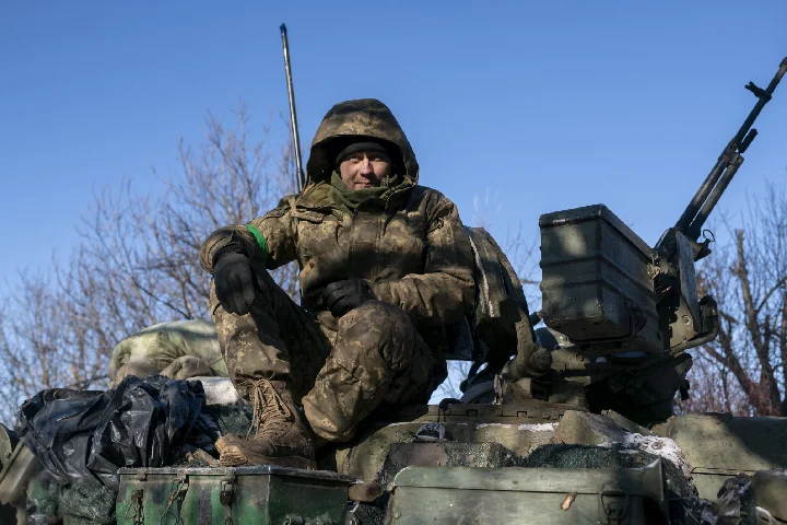 पुतिन की बढ़ी टेंशन! NATO ने युद्ध के दौरान यूक्रेन को भेजे 1,550 लड़ाकू वाहन और 230 टैंक